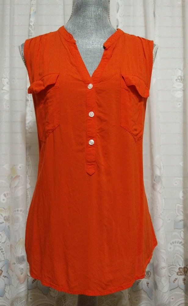 Old Navy Sleeveless Blouse